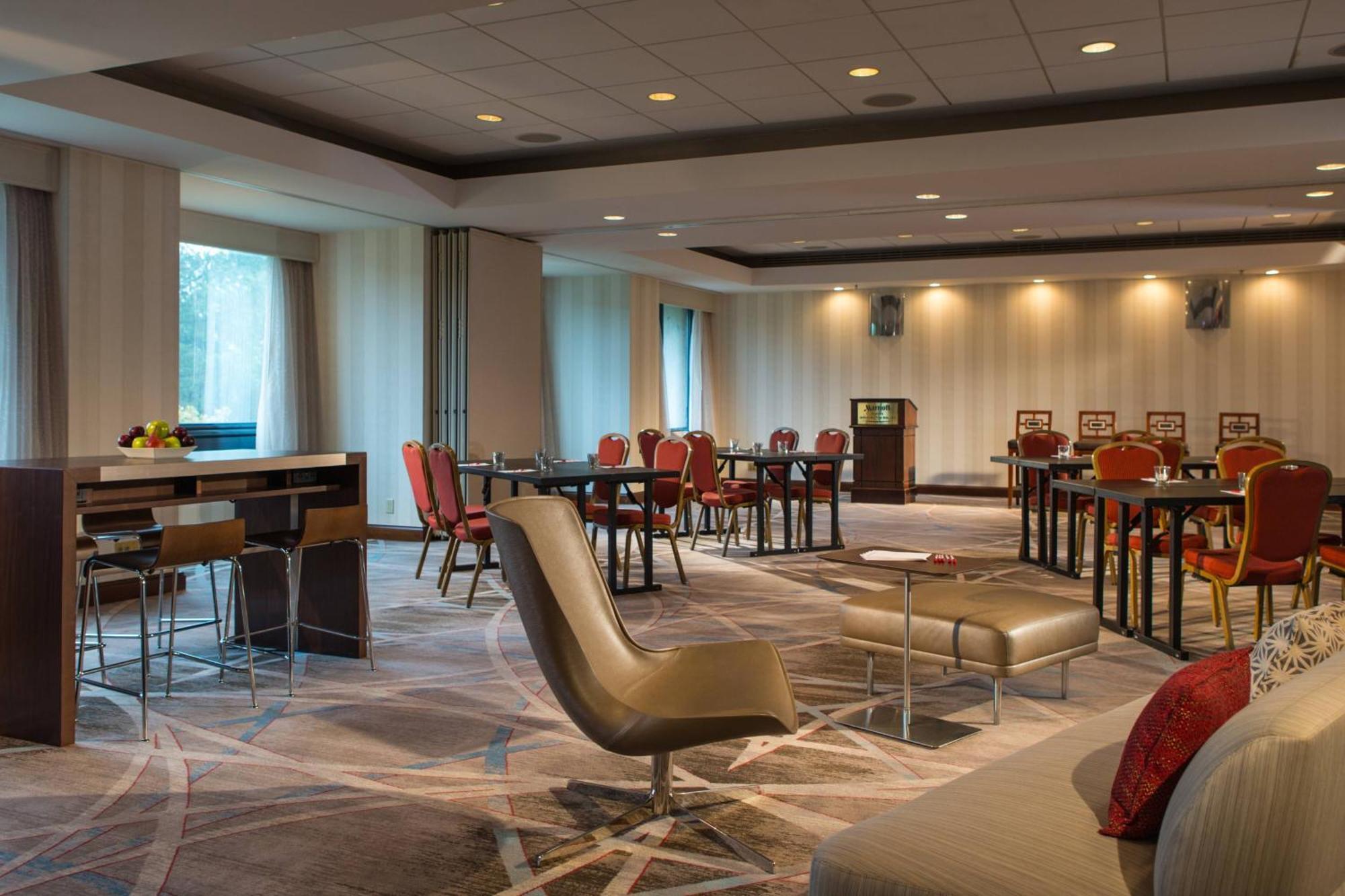 Washington Dulles Marriott Suites Herndon Bagian luar foto