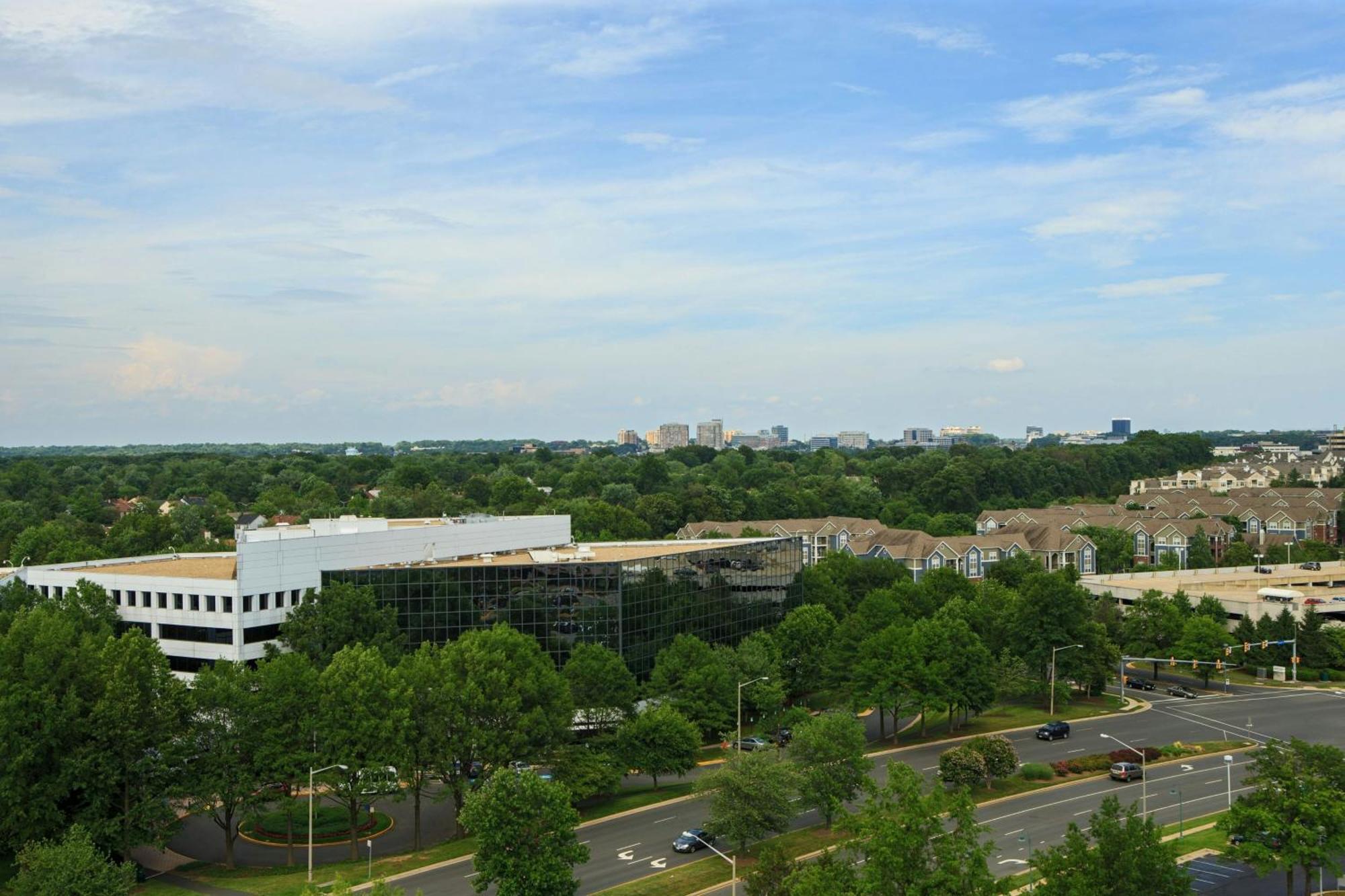 Washington Dulles Marriott Suites Herndon Bagian luar foto