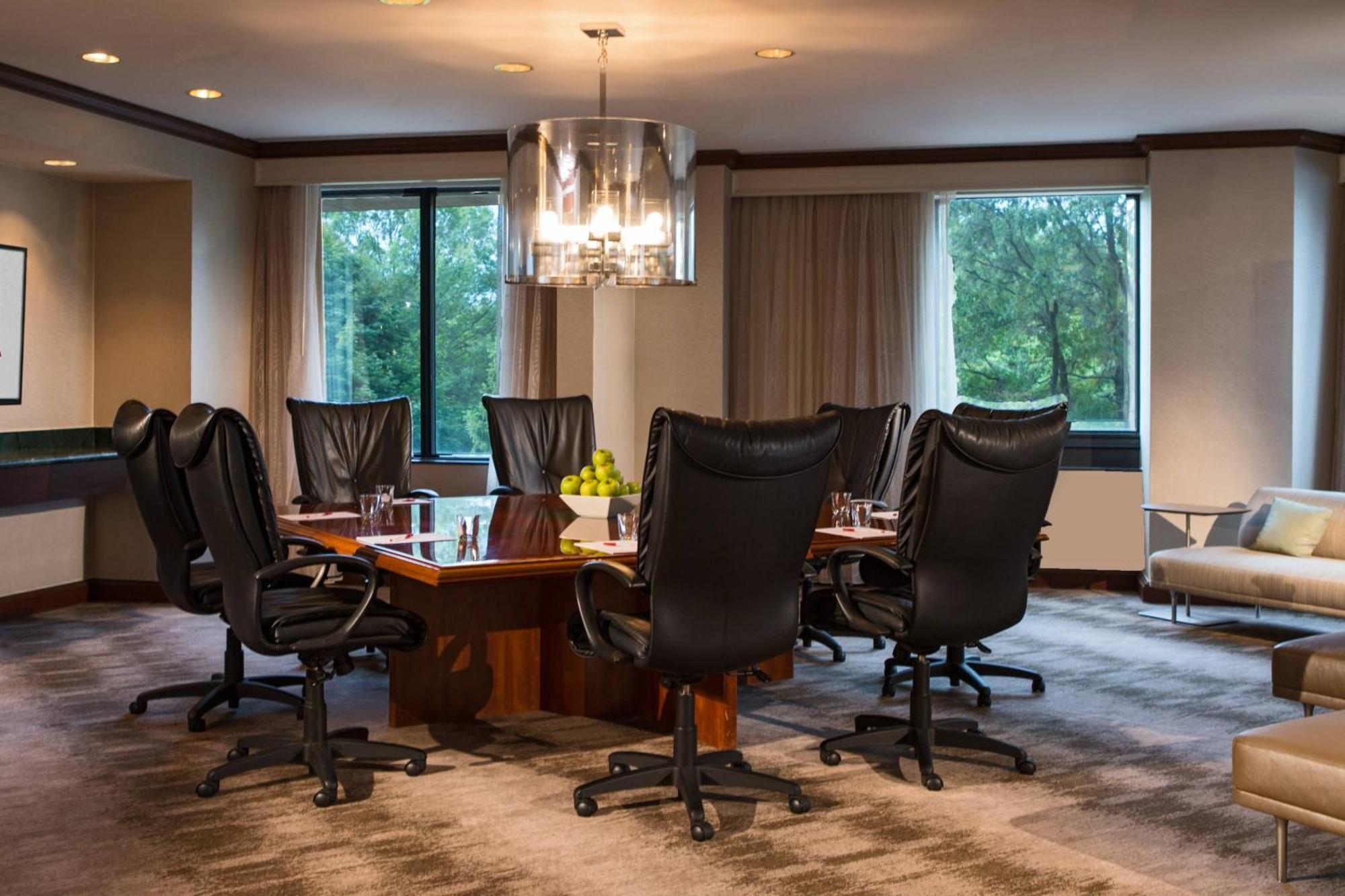 Washington Dulles Marriott Suites Herndon Bagian luar foto