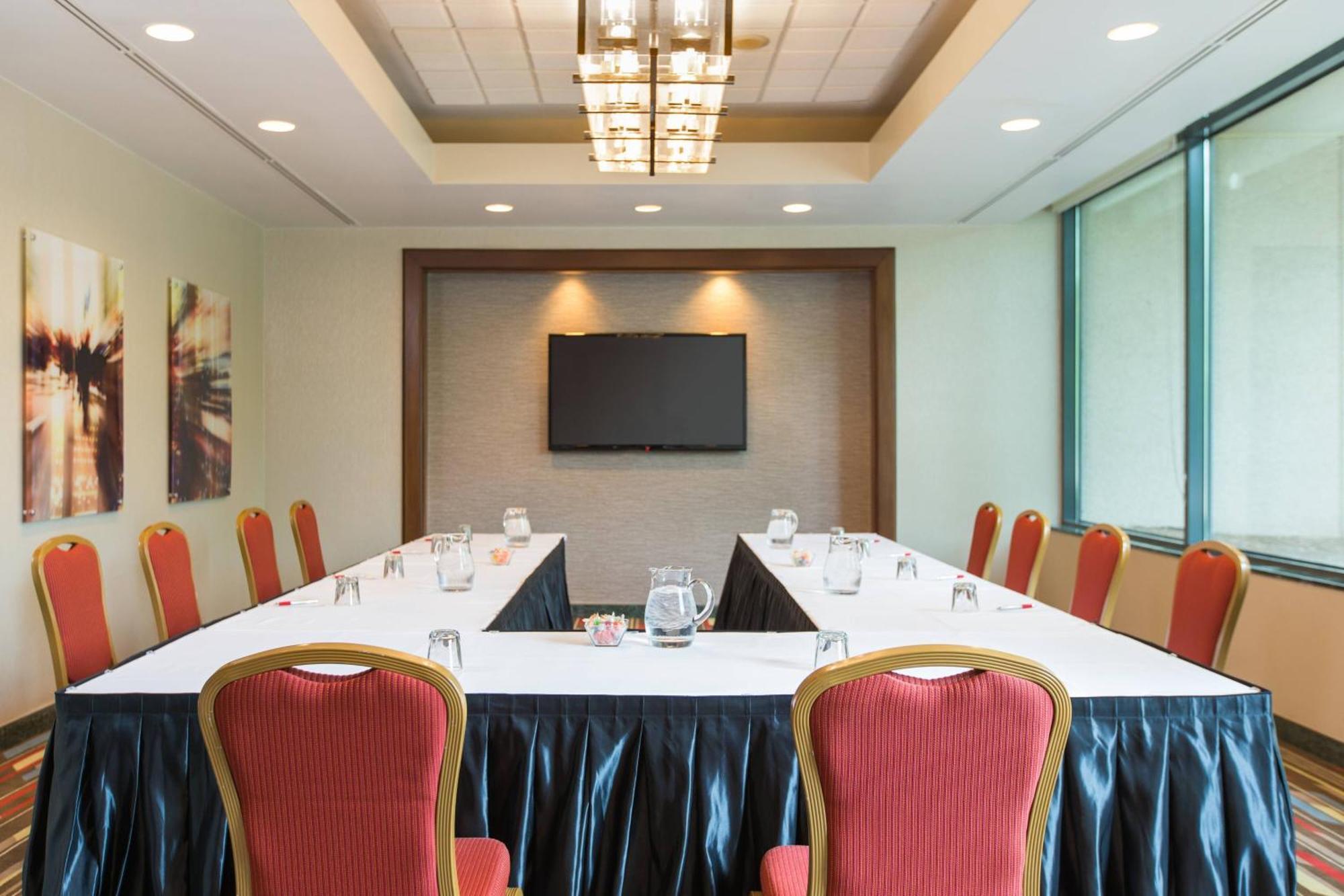 Washington Dulles Marriott Suites Herndon Bagian luar foto