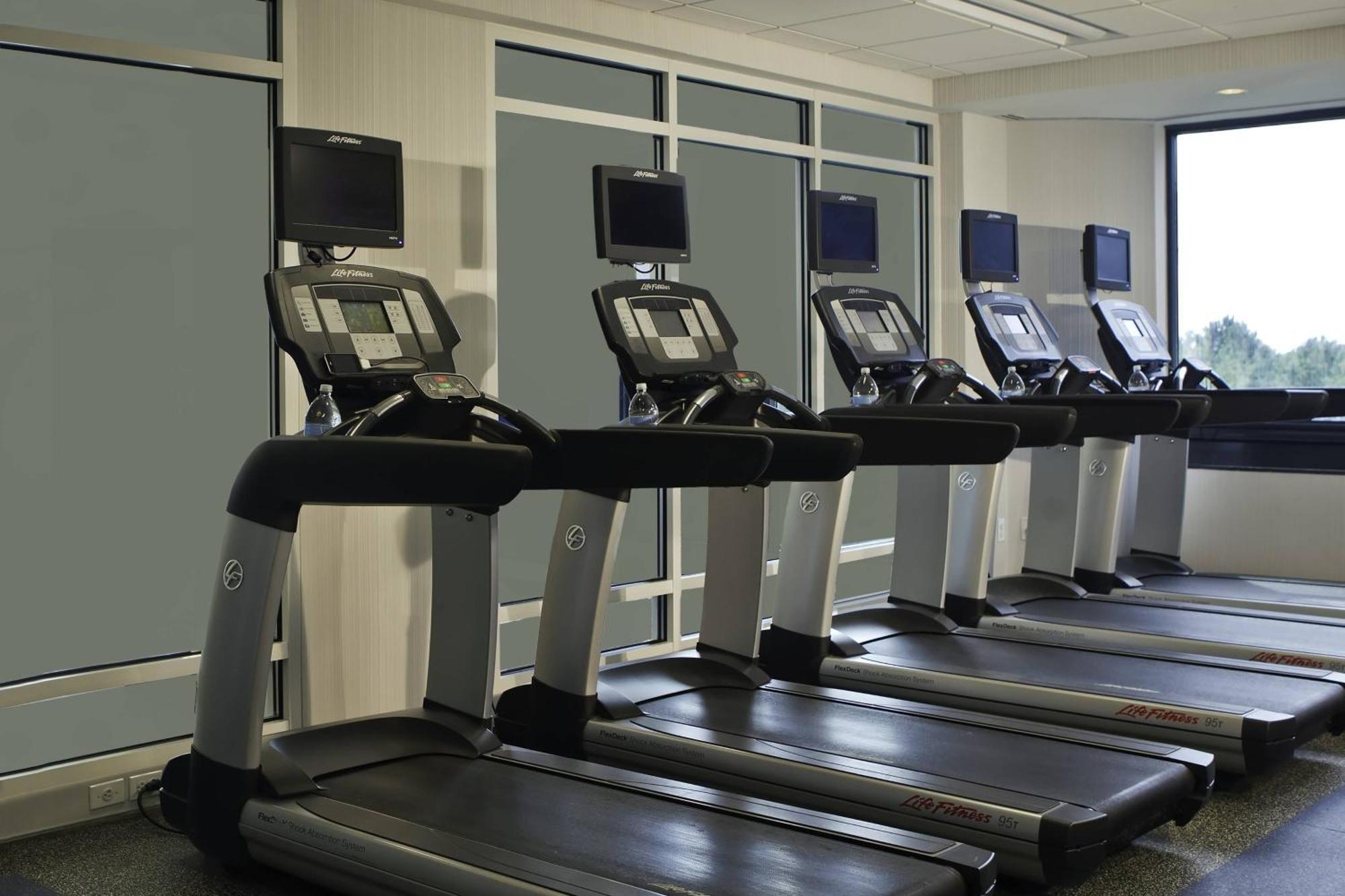 Washington Dulles Marriott Suites Herndon Bagian luar foto