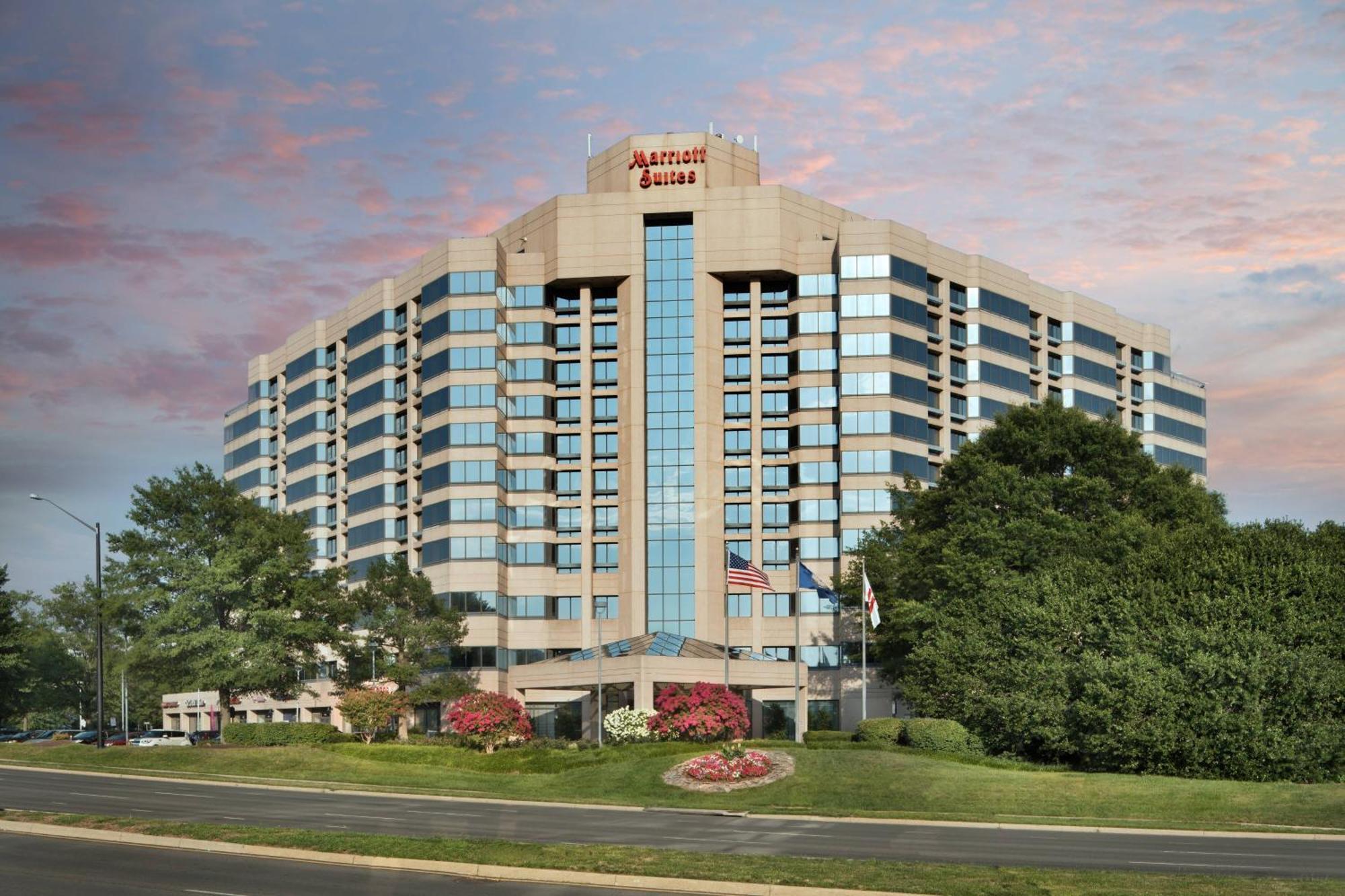 Washington Dulles Marriott Suites Herndon Bagian luar foto