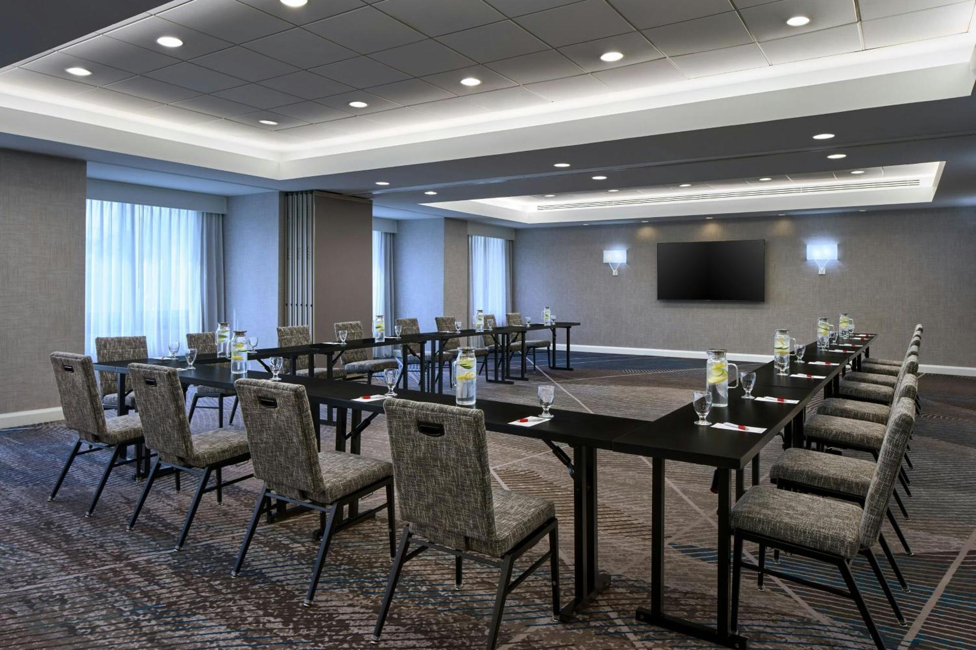 Washington Dulles Marriott Suites Herndon Bagian luar foto