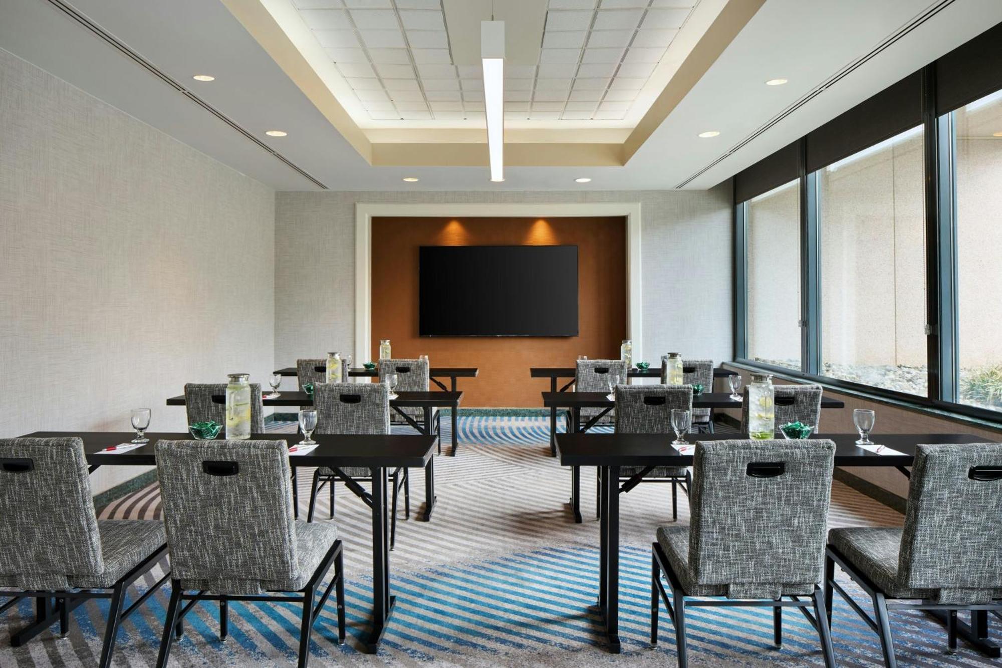 Washington Dulles Marriott Suites Herndon Bagian luar foto