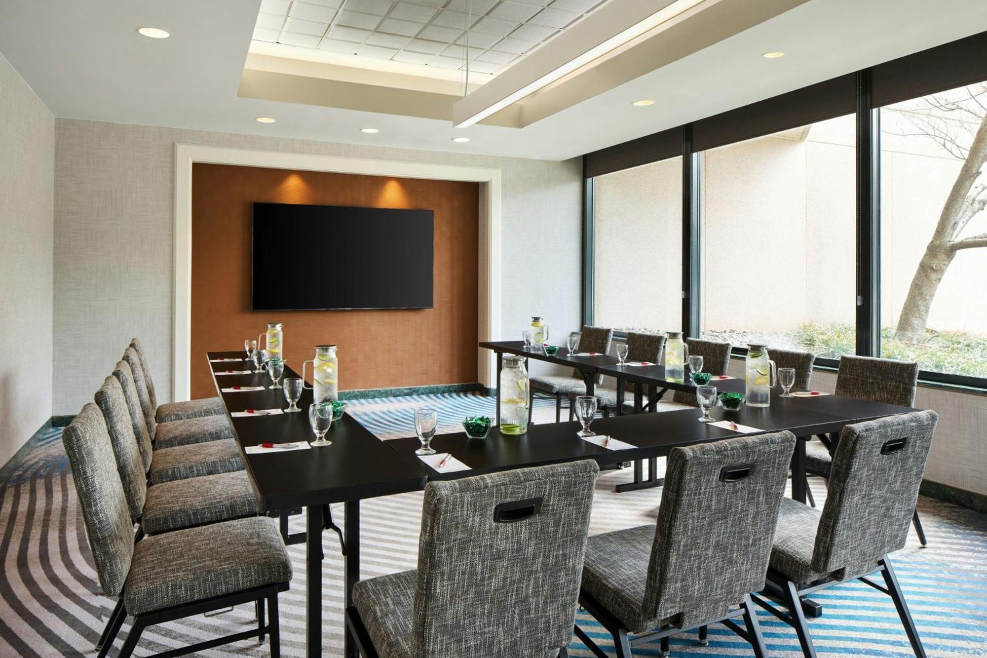 Washington Dulles Marriott Suites Herndon Bagian luar foto