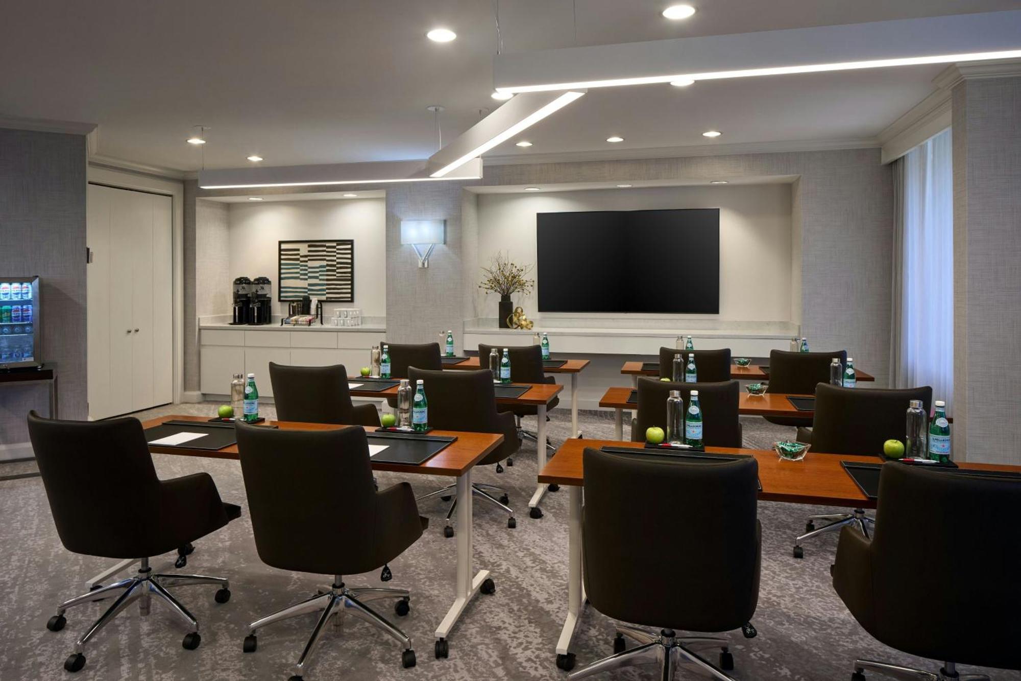 Washington Dulles Marriott Suites Herndon Bagian luar foto
