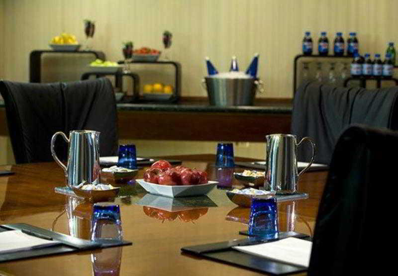 Washington Dulles Marriott Suites Herndon Bagian luar foto