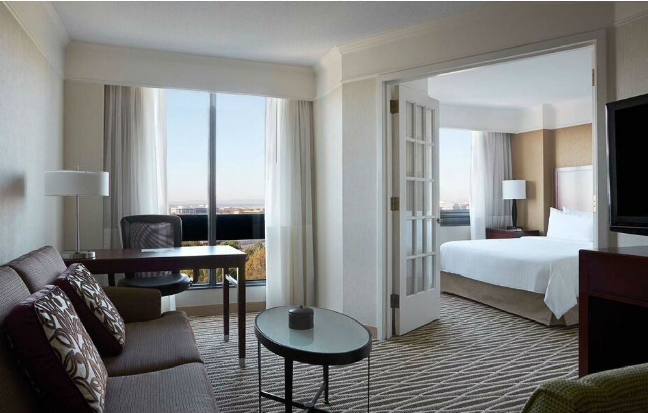 Washington Dulles Marriott Suites Herndon Bagian luar foto